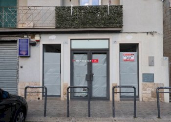 Negozio Viale Della Libertà, Martina Franca - foto 2