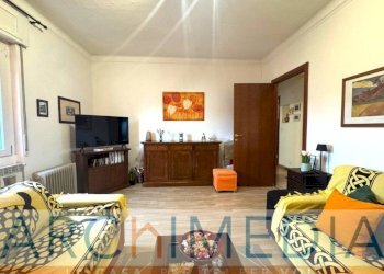 Foto 1 - Trilocale Via Alessandro Manzoni, Malnate - foto 1