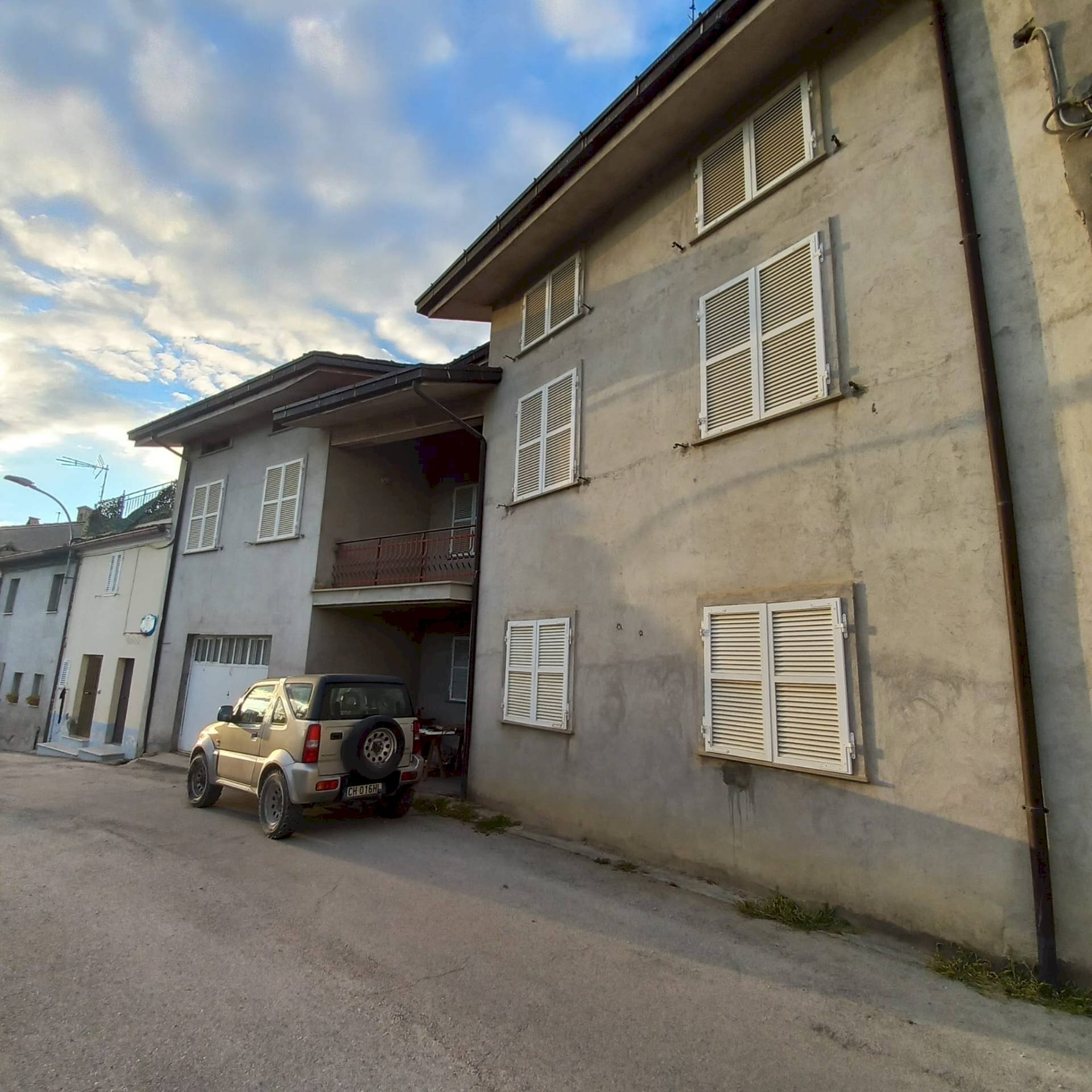 Foto 1 - Independent house via case
 
16, Montegiorgio - photo 1