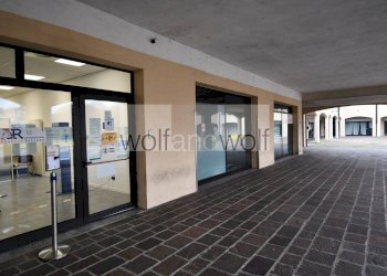 Foto 15 - Negozio Piazza Europa
 
39, Corsico - foto 15