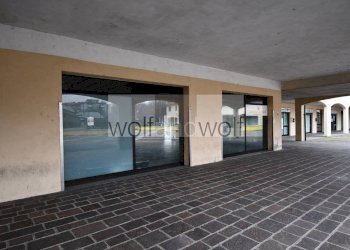 Foto 17 - Negozio Piazza Europa
 
39, Corsico - foto 17