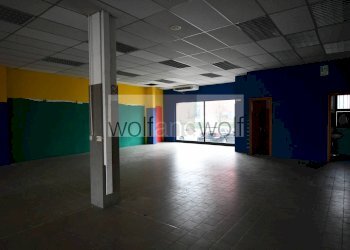 Foto 18 - Negozio Piazza Europa
 
39, Corsico - foto 18