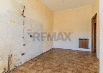 Stanza vuota - Bilocale Via Milano
 
39, San Giorgio su Legnano - foto 13