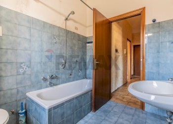 Bagno - Bilocale Via Milano
 
39, San Giorgio su Legnano - foto 15