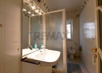 Bagno - Independent house Via Ospedalieri
 
7, Bari - photo 18