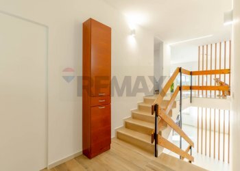 Scale - Villa Via Morelli E Silvati
 
26, Bari - foto 24