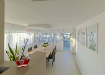 Sala da pranzo - Villa Via Morelli E Silvati
 
26, Bari - foto 28