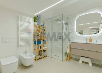 Bagno - Villa Via Morelli E Silvati
 
26, Bari - foto 46