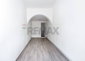 Stanza vuota - Locale Commerciale LARGO LOLLI
 
3/4, Mentana - foto 10