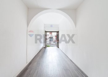 Stanza vuota - Locale Commerciale LARGO LOLLI
 
3/4, Mentana - foto 12