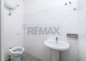 Bagno - Locale Commerciale LARGO LOLLI
 
3/4, Mentana - foto 15