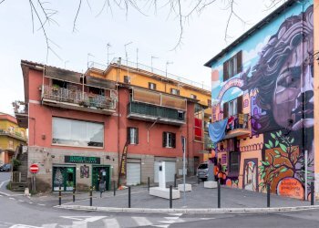 Edificio all\'aperto - Locale Commerciale LARGO LOLLI
 
3/4, Mentana - foto 19