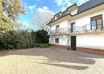 Casa all\'aperto - Villa via nocelle
 
42, Dragoni - foto 1