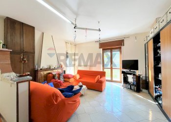 Soggiorno - Villa via nocelle
 
42, Dragoni - foto 11