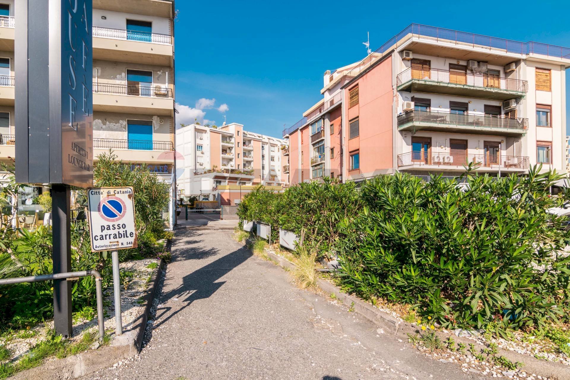 Edificio all\'aperto - Commercial Premises viale alcide de gasperi
 
42, Catania - photo 1