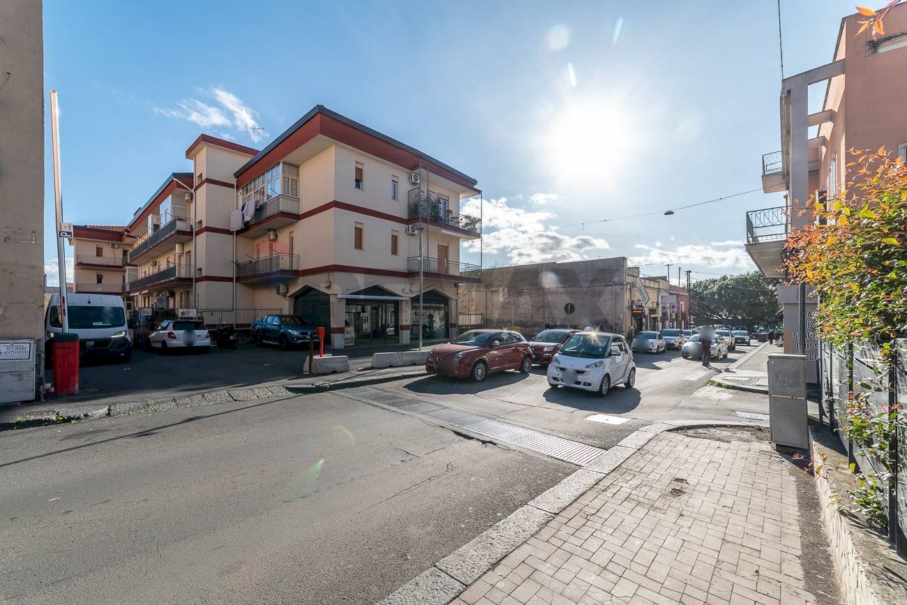 Edificio all\'aperto - Commercial Premises Via Del Bosco
298, Catania - photo 2