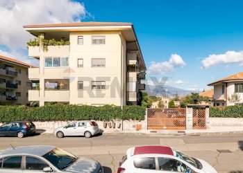 Edificio all\'aperto - Appartamento Via Giuseppe Vitale
 
6, Valverde - foto 1