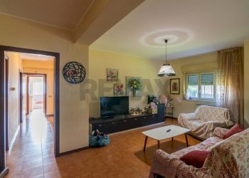 Soggiorno - Appartamento Via Giuseppe Vitale
 
6, Valverde - foto 4