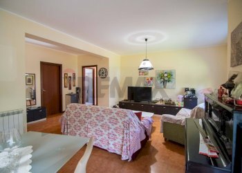 Sala da pranzo - Appartamento Via Giuseppe Vitale
 
6, Valverde - foto 5