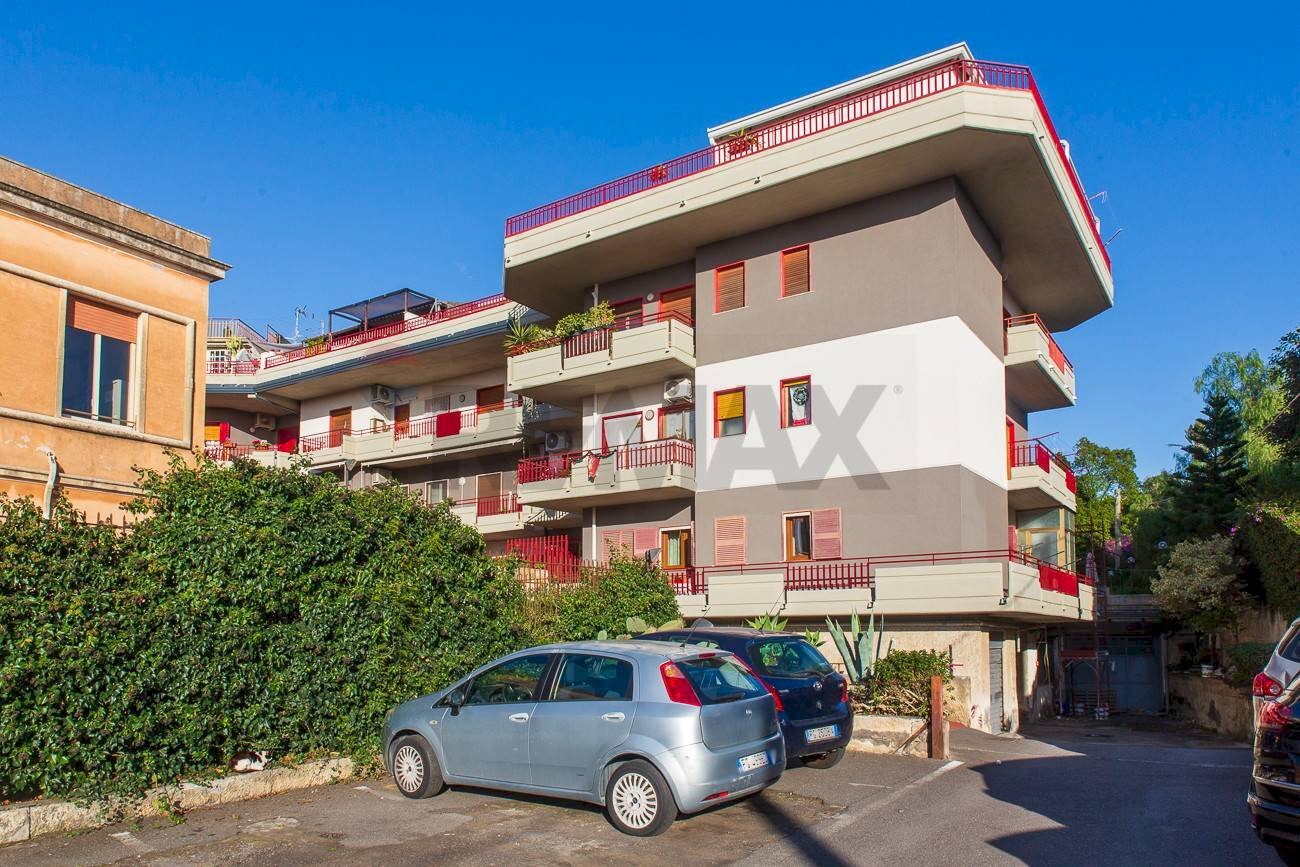 Edificio all\'aperto - Three-room apartment Via Firenze
 
116, Aci Castello - photo 1