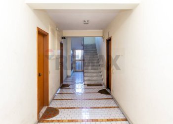 Hall / corridoio - Trilocale Via Firenze
 
116, Aci Castello - foto 5