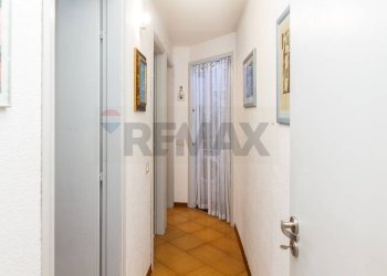 Hall / corridoio - Trilocale Via Firenze
 
116, Aci Castello - foto 19