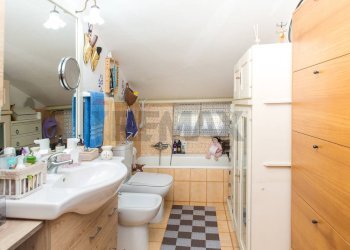 Bagno - Trilocale Via Firenze
 
116, Aci Castello - foto 24