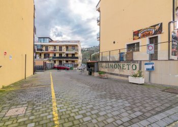 Edificio all\'aperto - Quadrilocale via san nicolò
 
6, Aci Catena - foto 18