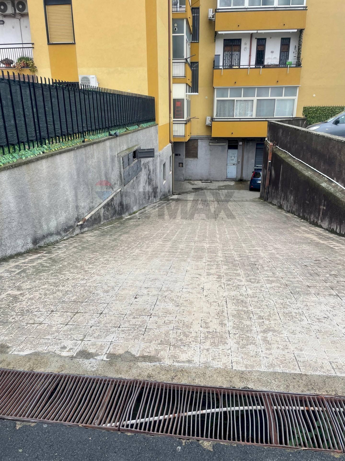 Edificio all\'aperto - Locale Commerciale via pacinotti
23, Catania - foto 3