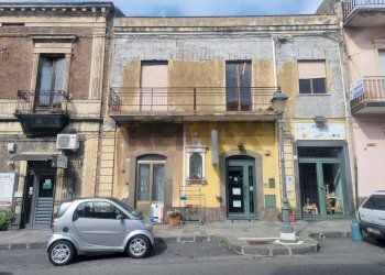 Edificio all\'aperto - Casa indipendente Via Vittorio Emanuele III
 
63, Belpasso - foto 3