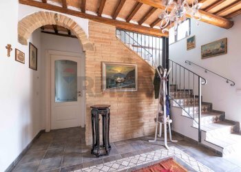 Scale - Rustic Cupramontana - photo 4