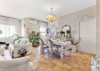 Sala da pranzo - Attic VIA MONTE BIANCO
 
8, Monza - photo 2