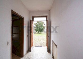 Hall / corridoio - Casa semi indipendente Gazzuolo - foto 4