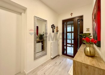 Hall / corridoio - Casa semi indipendente Lallio - foto 13