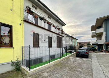 Edificio all\'aperto - Casa semi indipendente Lallio - foto 33