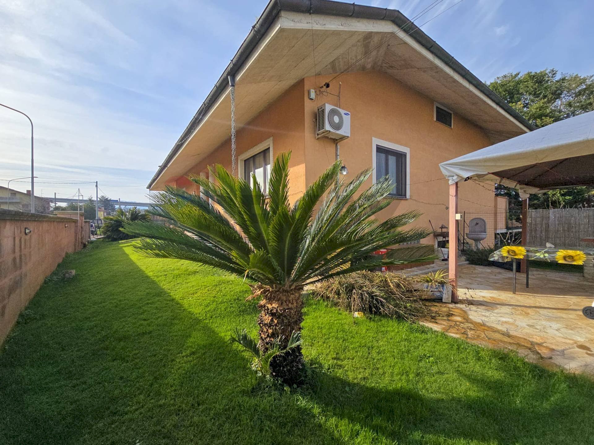 Casa all\'aperto - Casa indipendente Contrada san Pantaleone Piane
 
162, Miglianico - foto 1