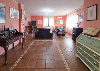 Sala da pranzo - Villa Contrada san Pantaleone Piane
 
162, Miglianico - foto 17