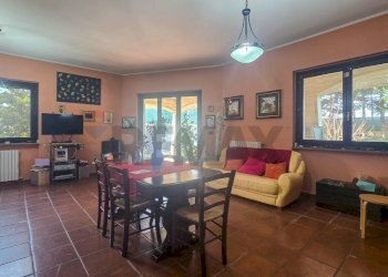 Sala da pranzo - Villa Contrada san Pantaleone Piane
 
162, Miglianico - foto 56