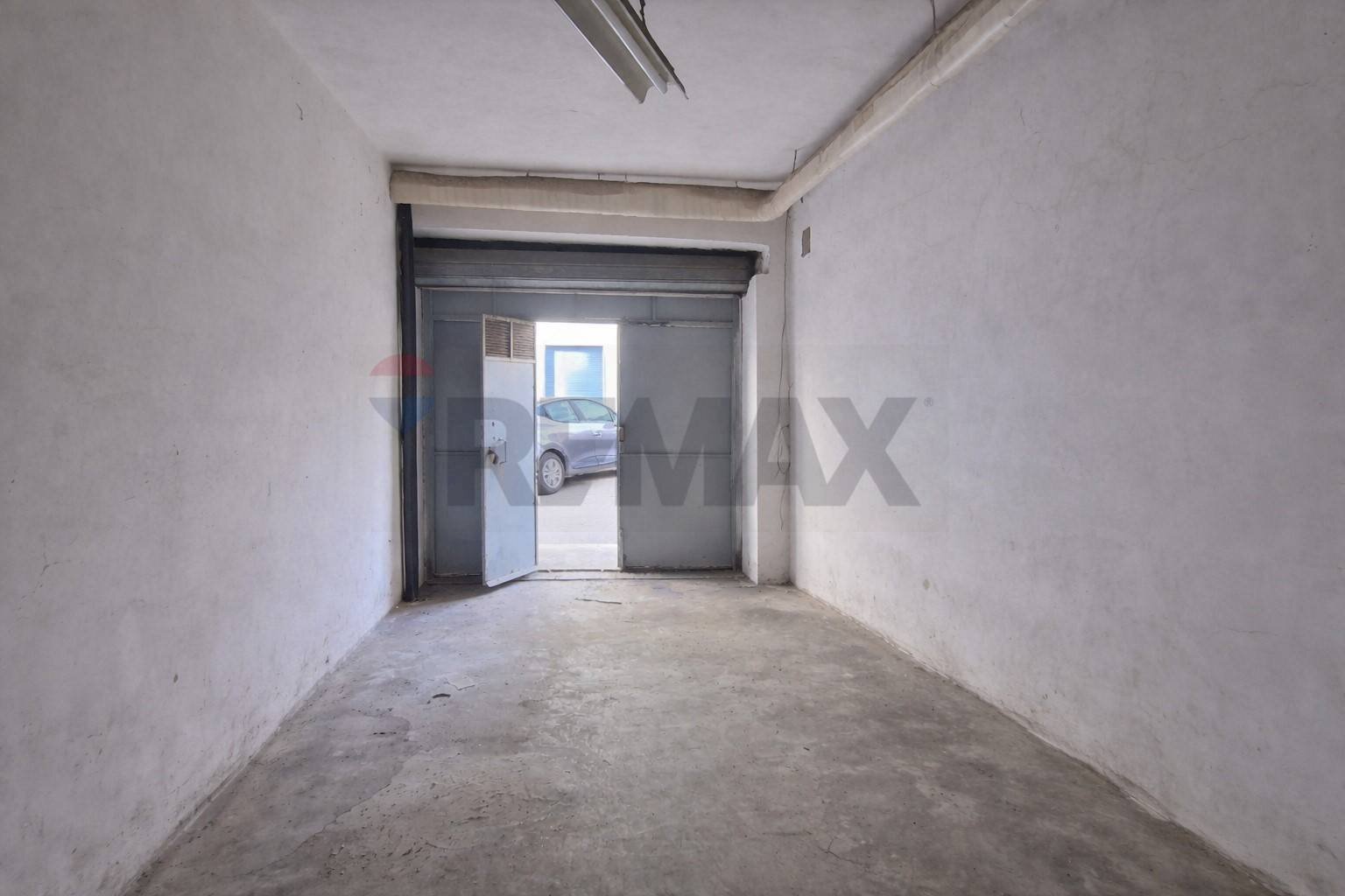 Stanza vuota - Box Via Brigadier Sollitto
39, Vieste - photo 3