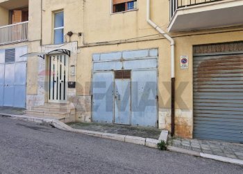 Edificio all\'aperto - Box Via Brigadier Sollitto
 
39, Vieste - foto 1