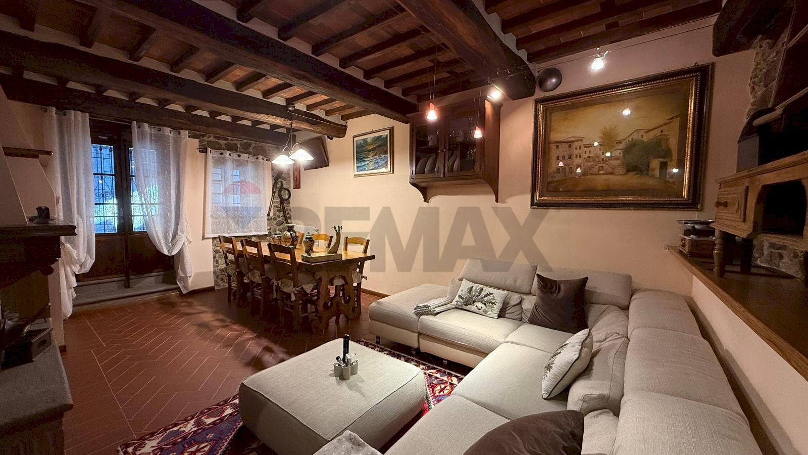 Sala da pranzo - Casa semi indipendente Borgo a Mozzano - foto 2