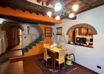 Sala da pranzo - Casa semi indipendente Borgo a Mozzano - foto 4