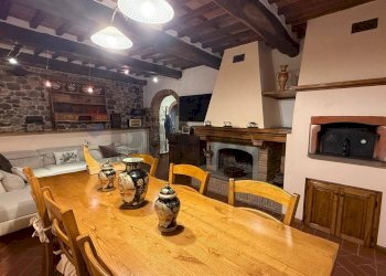 Sala da pranzo - Casa semi indipendente Borgo a Mozzano - foto 12