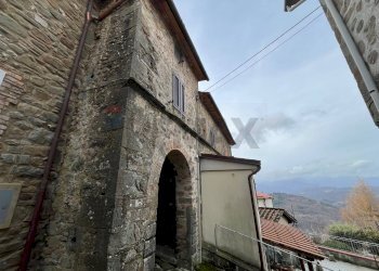 Edificio all\'aperto - Casa semi indipendente Aia Landi
 
13, Bagni di Lucca - foto 7