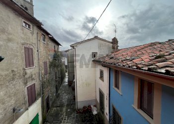 Edificio all\'aperto - Casa semi indipendente Aia Landi
 
13, Bagni di Lucca - foto 37
