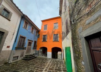 Edificio all\'aperto - Casa semi indipendente Aia Landi
 
13, Bagni di Lucca - foto 53