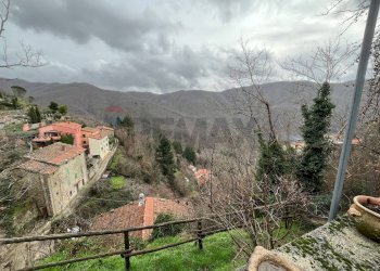 Vista delle montagne - Casa semi indipendente Aia Landi
 
13, Bagni di Lucca - foto 61