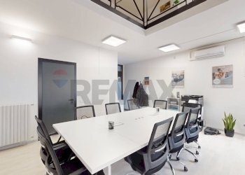 Sala da pranzo - Shop Via Montebello
 
14, Busto Arsizio - photo 6