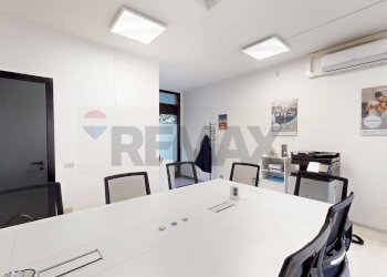 Sala da pranzo - Shop Via Montebello
 
14, Busto Arsizio - photo 13