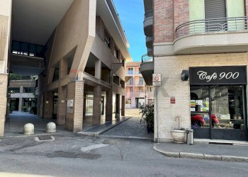 Edificio all\'aperto - Shop Via Montebello
 
14, Busto Arsizio - photo 25